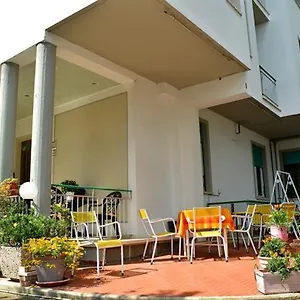https://pensione-andrea.it-tuscanyhotel.com