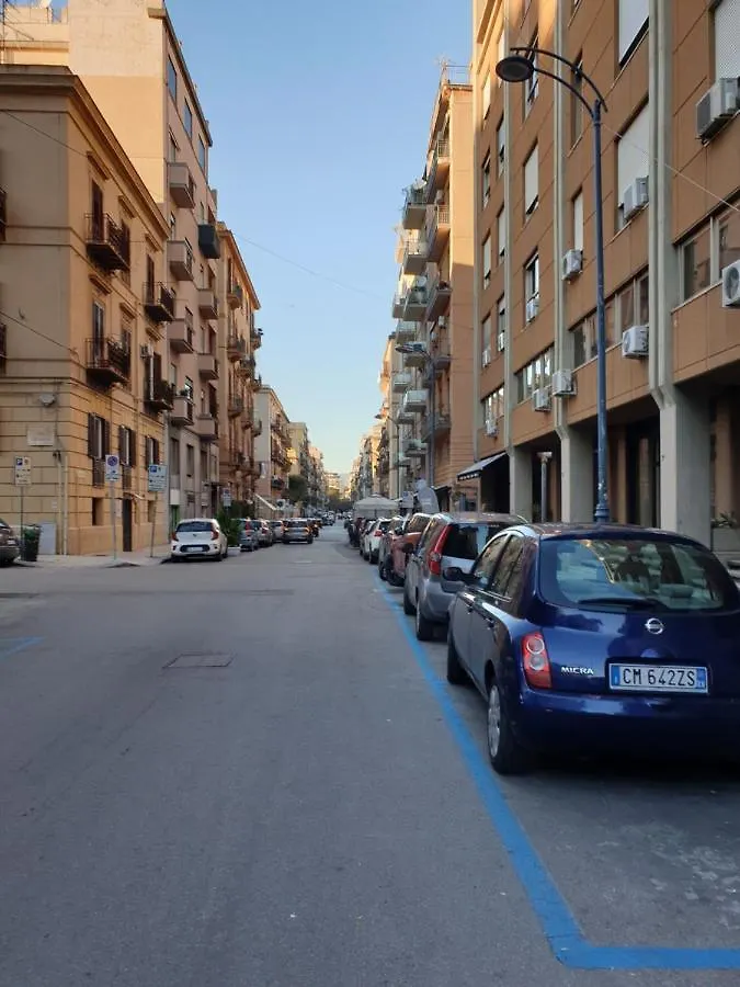 Alba Central City Palermo Italien