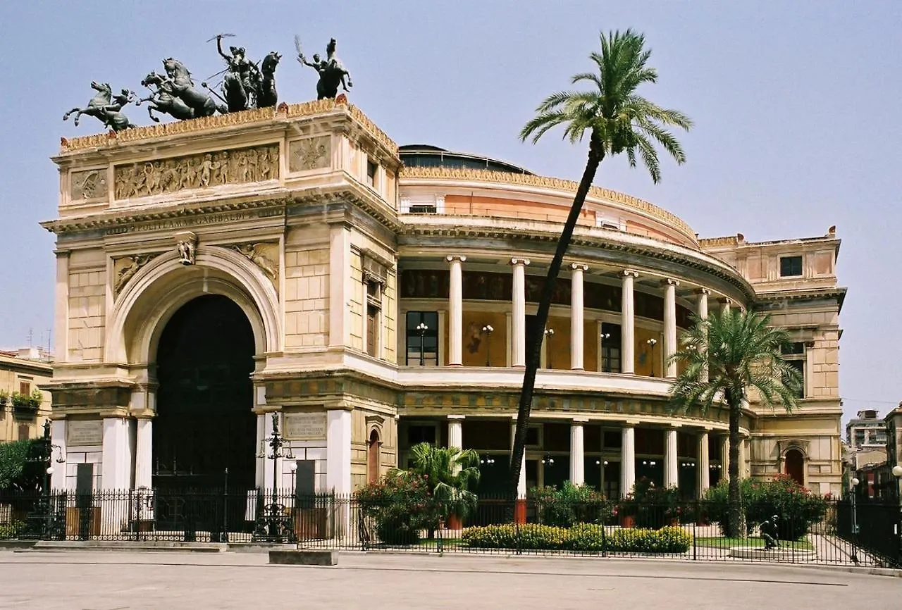 Alojamento de Acomodação e Pequeno-almoço Alba Central City Palermo Itália